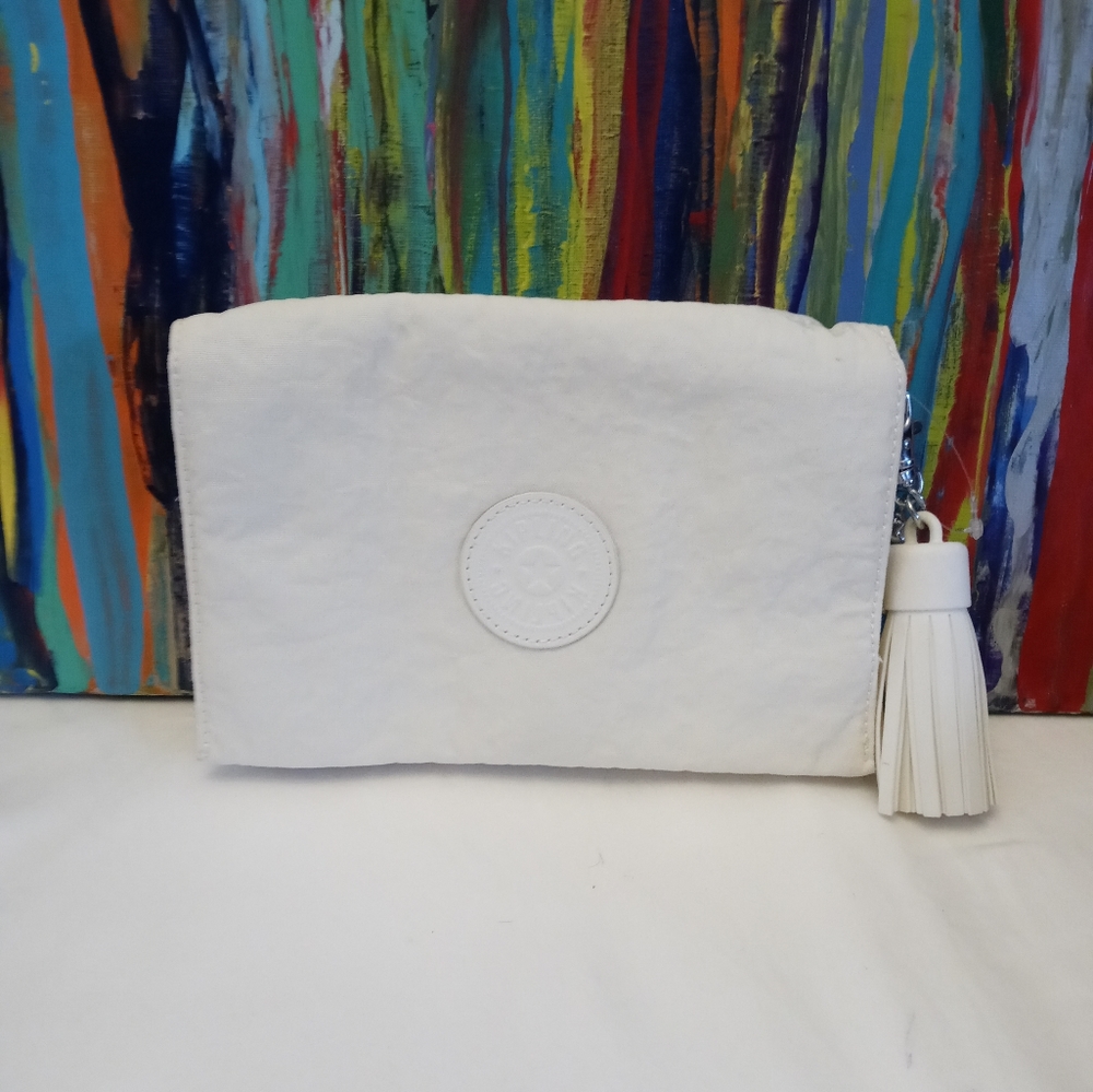 Kipling clutch